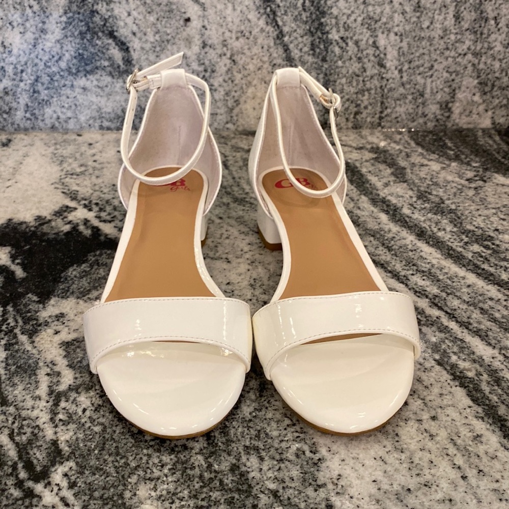 GB Girls Dress Shoes Gently Used. Size 3 Little Girls.  Excellent Condition.